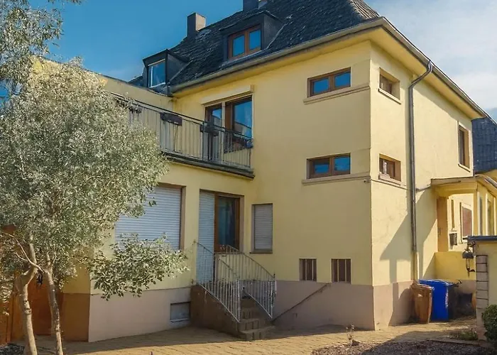 Doppelzimmer Und Garten In Haus *